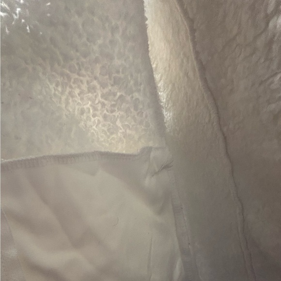 Free Country Ivory Sherpa Vest - Picture 8 of 9